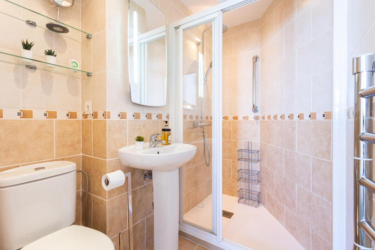 Ensuite Mediterranean Sea Front Fuengirola Exterior photo