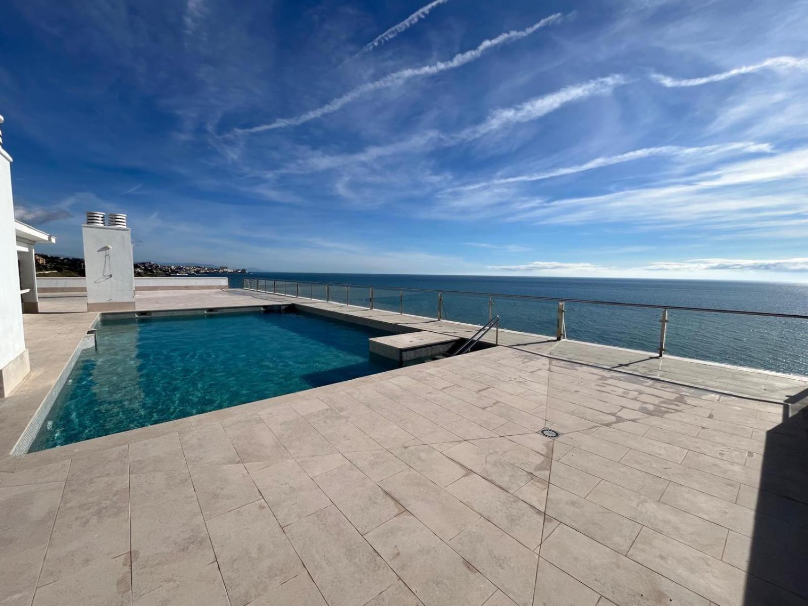 Ensuite Mediterranean Sea Front Fuengirola Exterior photo